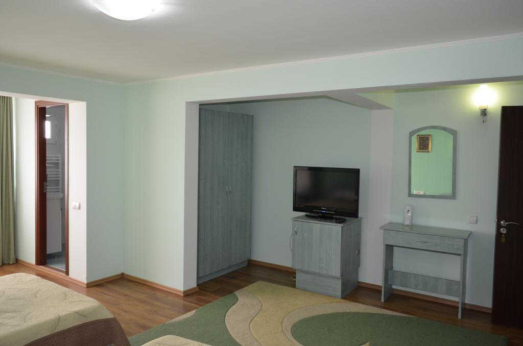 Hôtel Casa Alba à Râmnicu Vâlcea Extérieur photo