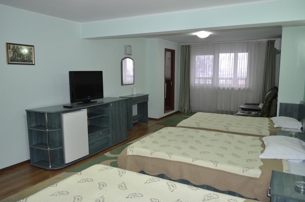 Hôtel Casa Alba à Râmnicu Vâlcea Extérieur photo