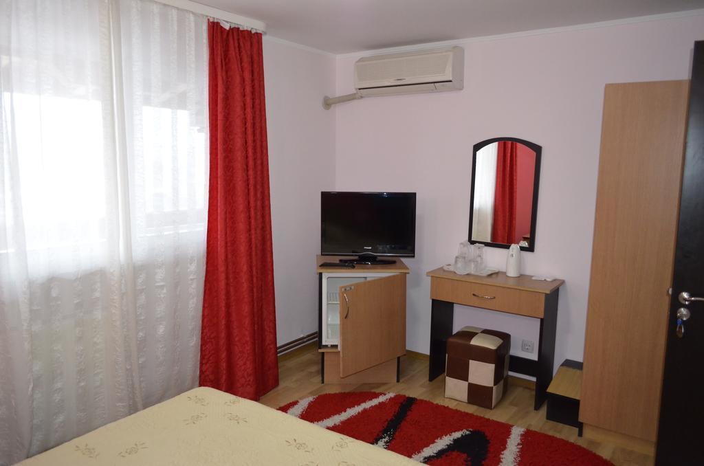 Hôtel Casa Alba à Râmnicu Vâlcea Extérieur photo