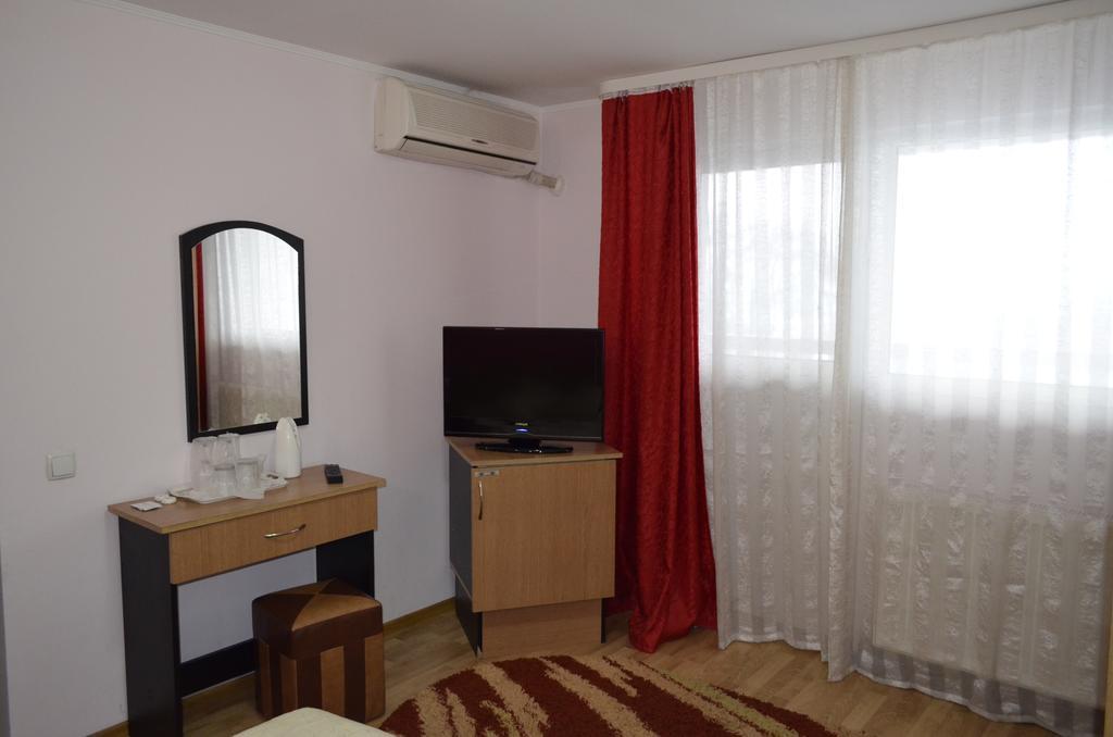 Hôtel Casa Alba à Râmnicu Vâlcea Extérieur photo