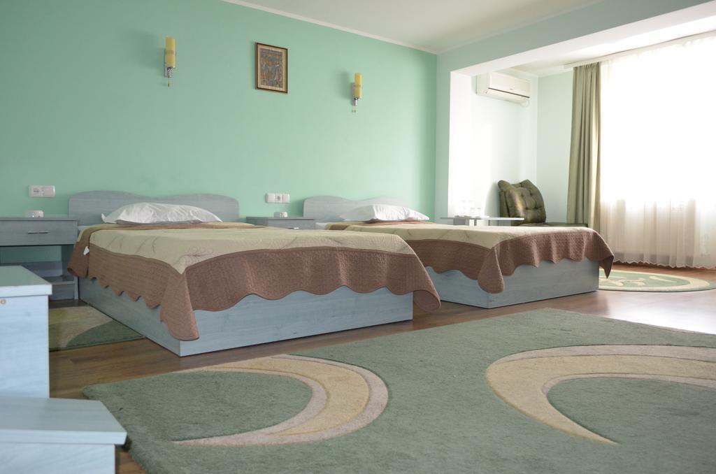 Hôtel Casa Alba à Râmnicu Vâlcea Extérieur photo