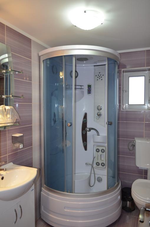 Hôtel Casa Alba à Râmnicu Vâlcea Chambre photo