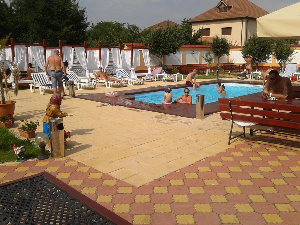 Hôtel Casa Alba à Râmnicu Vâlcea Extérieur photo