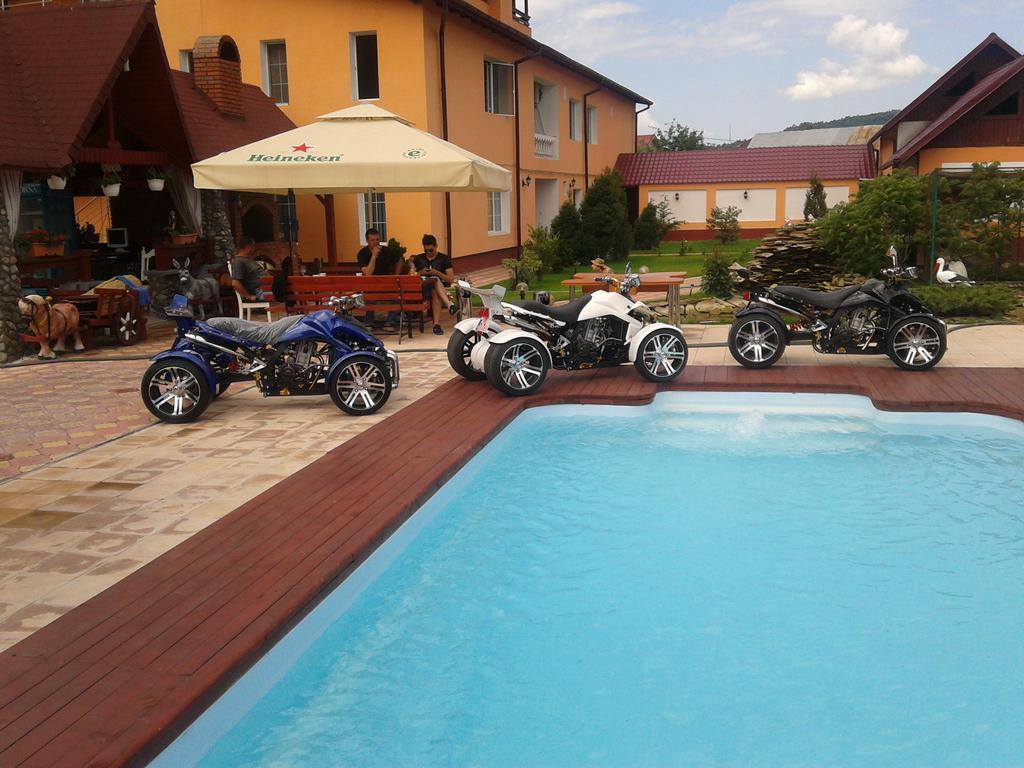 Hôtel Casa Alba à Râmnicu Vâlcea Extérieur photo